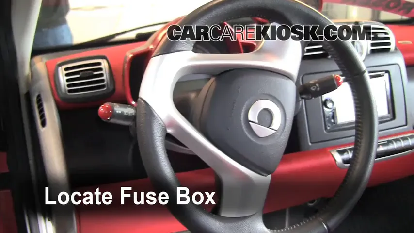 2009 Smart Fortwo Passion Cabrio 1.0L 3 Cyl. Fuse (Interior) Replace